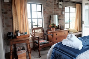Double Room (Bits) | Living area