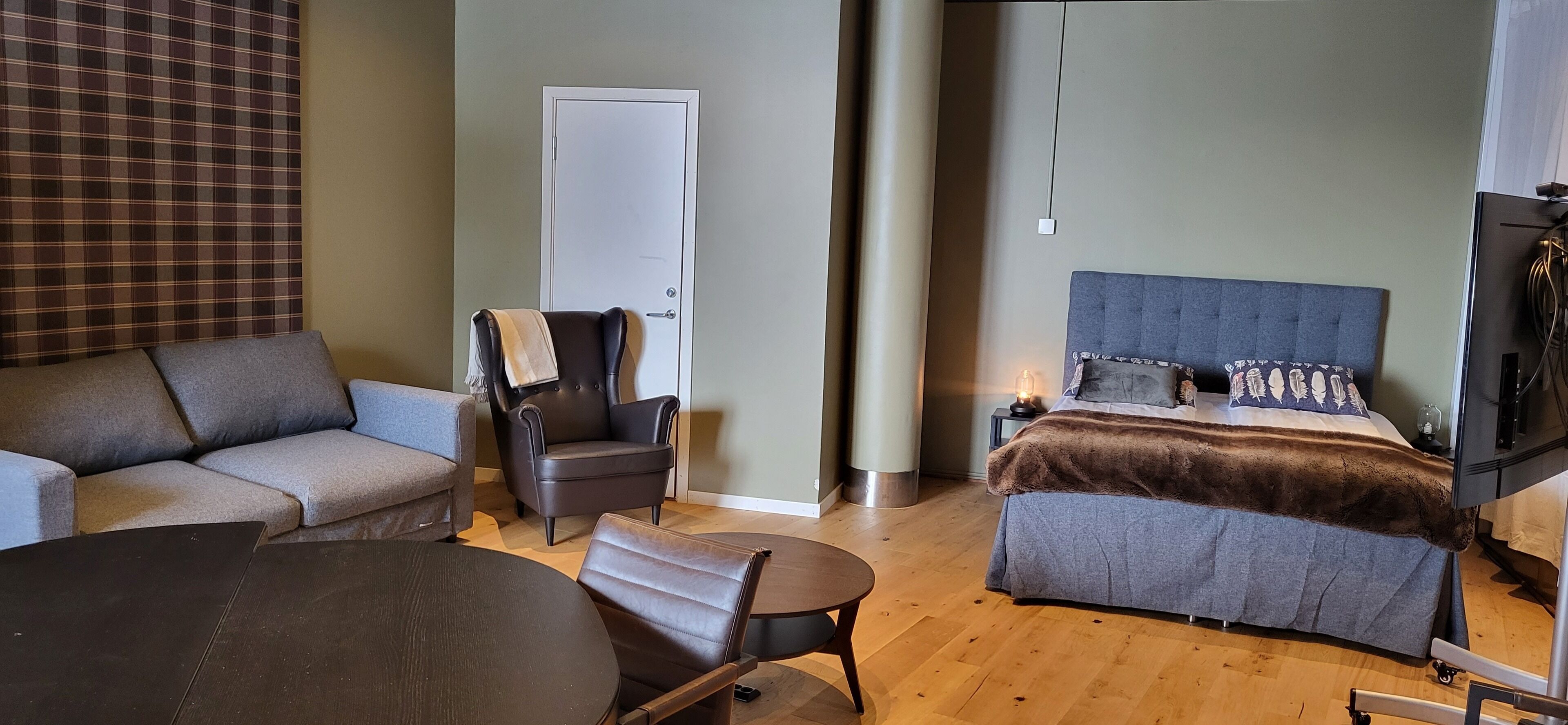 Deluxe Room, 1 Queen Bed with Sofa bed, City View | Free WiFi, bed sheets