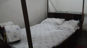 Habitación individual | 1 habitación, escritorio, wifi gratis y ropa de cama