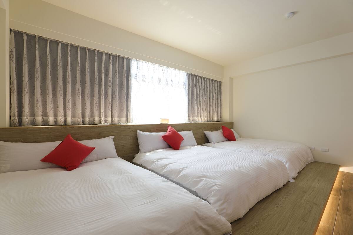 Comfort Quadruple Room | Blackout curtains, free WiFi, bed sheets