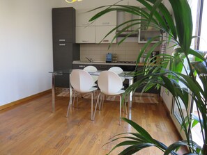 Dining - Sunny loft with terrace and aircon in the city centre (Palermo)
