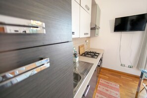 Kühlschrank, Ofen, Herdplatte, Geschirrspüler