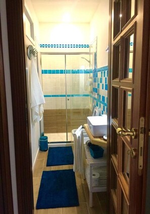 Hair dryer, towels, soap, shampoo - The Song of the Mermaid (Napoli)