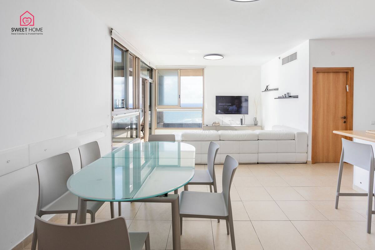 Luxury Apartment | Living area
