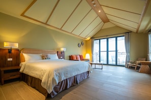 Luxury Double Room, Ocean View | Premium bedding, down comforters, pillowtop beds, desk - Relaxury Beach House (Hengchun)
