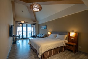 Deluxe Double Room, Ocean View | Premium bedding, down comforters, pillowtop beds, desk - Relaxury Beach House (Hengchun)