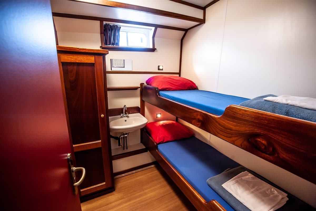 Basic Shared Dormitory | Free WiFi, bed sheets
