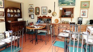 Unclassified image, 2 of 17, button - Old Umtali Guest House (Sandton)
