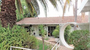 Unclassified image, 3 of 17, button - Old Umtali Guest House (Sandton)
