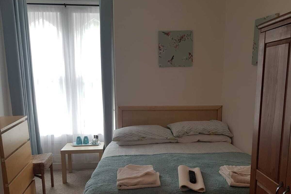 Standard Double Room | Free WiFi, bed sheets