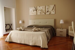 Minibar, desk, cots/infant beds, free WiFi - La Cattedrale B&B (Ruvo di Puglia)