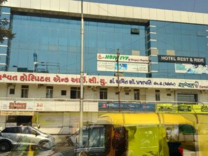 Exterior - Hotel Rest & Ride (Anand)