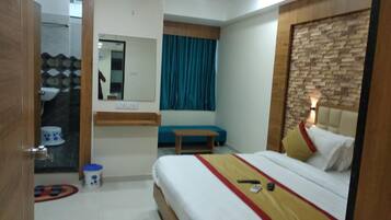 Caja de seguridad en la habitación, escritorio y wifi gratis