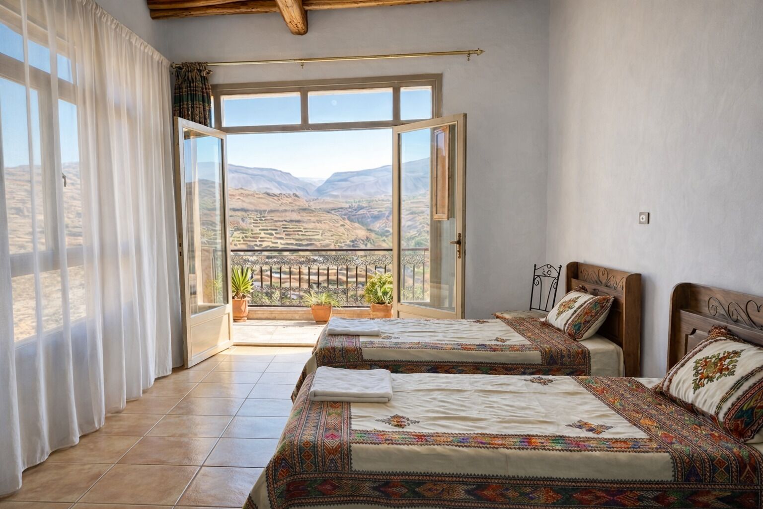 Safe på rommet, wi-fi (inkludert) og sengetøy