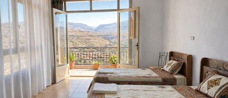 Coffres-forts dans les chambres, Wi-Fi gratuit, draps fournis