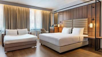 Family Room, 1 King Bed, Non Smoking | 1 bedroom, minibar, in-room safe, laptop workspace