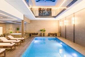 Couples treatment rooms, sauna, hot tub, steam room, Swedish massages