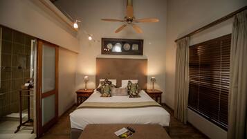 Luxury Room | In-room safe, iron/ironing board, free WiFi, bed sheets