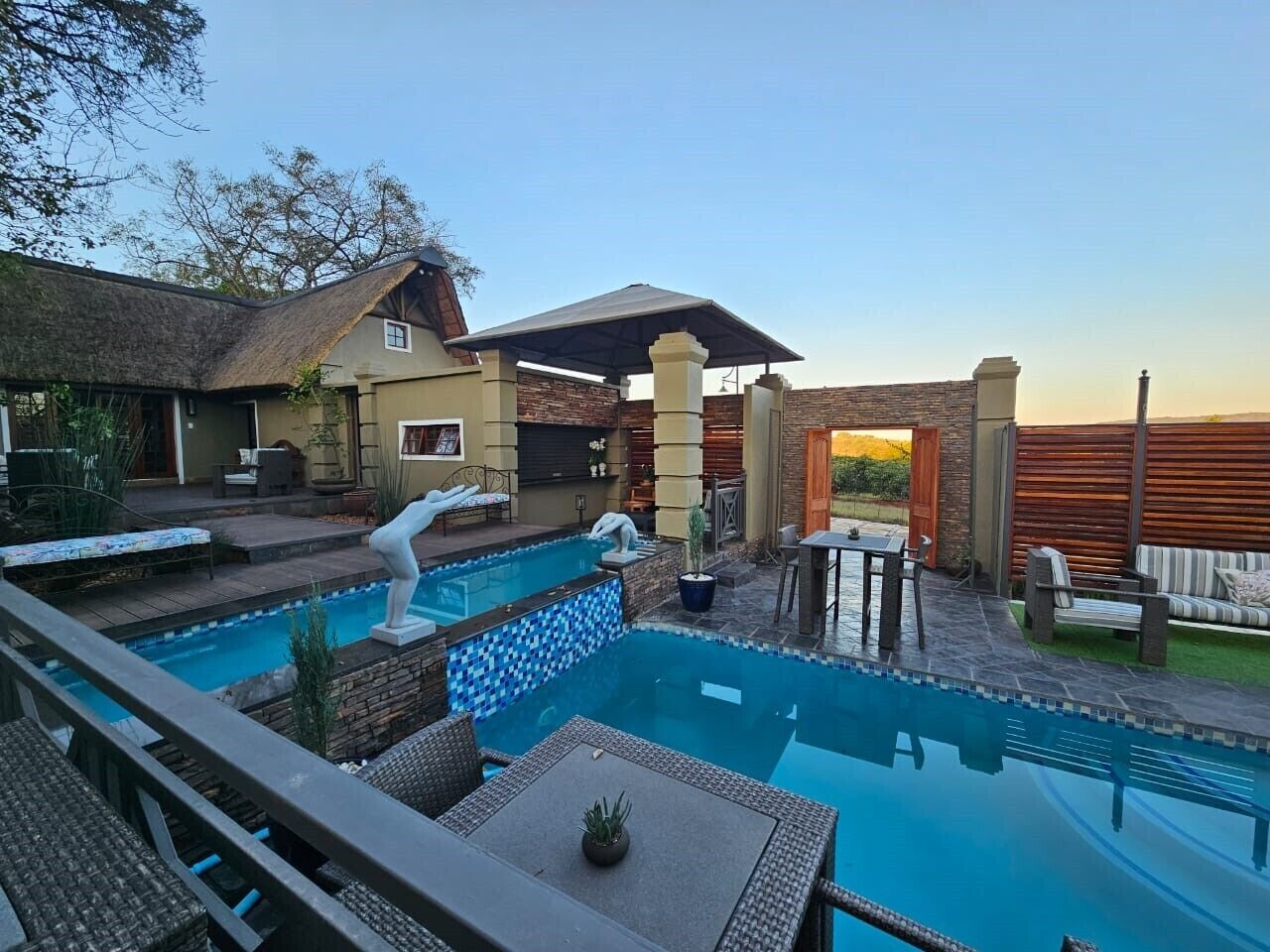 Couples treatment rooms, sauna, steam room, body treatments, body wraps