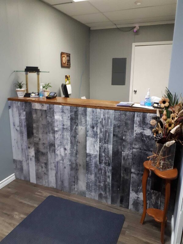 Reception - Bay Lake Inn (Frontiersman Motel) (Latchford)