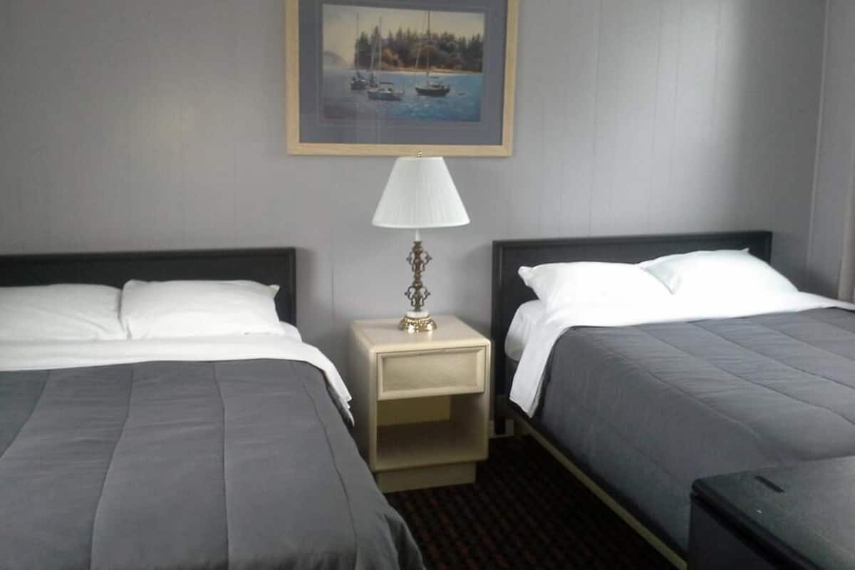 Comfort Double Room, 2 Double Beds | 1 bedroom, free WiFi, bed sheets