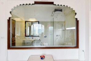 Shower, free toiletries, towels - Raj Kuber - A Boutique Lake View Hotel (Udaipur)