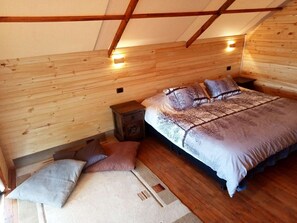 Superior Tent | Premium bedding, down comforters, bed sheets - Glamping tipo safari (Guasca)