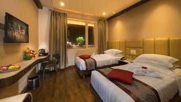 Standard Room | In-room safe, laptop workspace, soundproofing, iron/ironing board