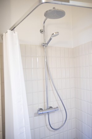 Apartment, 1 Schlafzimmer | Dusche im Bad