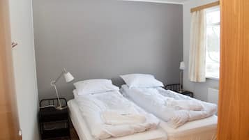 Apartment, 1 Bedroom | Iron/ironing board, free WiFi, bed sheets
