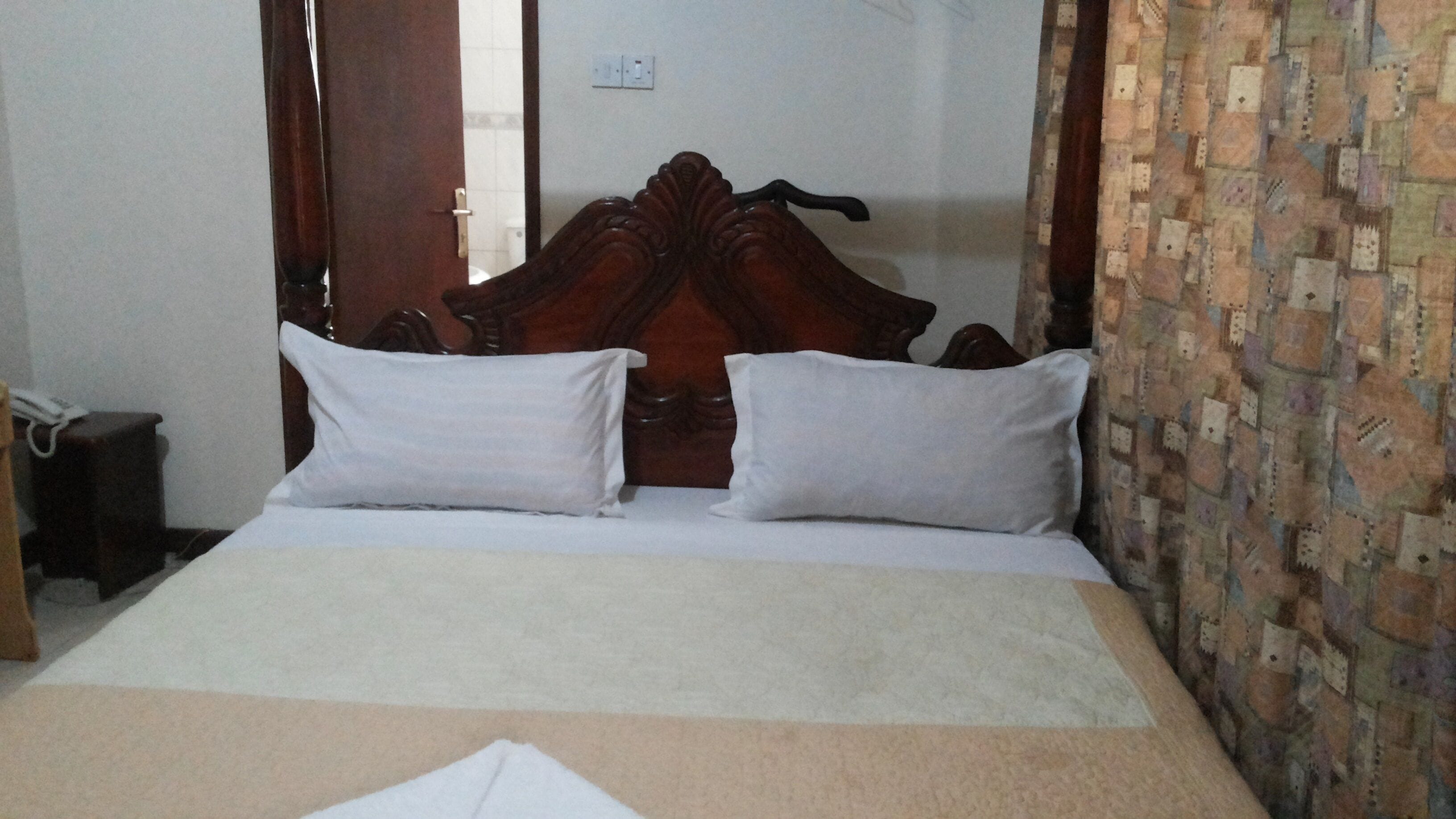 Double Room | Desk, free WiFi, bed sheets