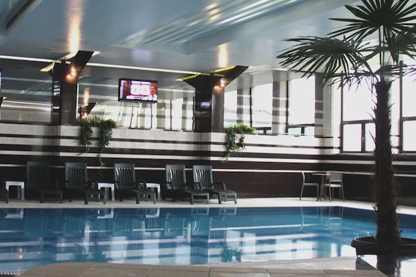 Sauna, tab panas, perkhidmatan urut