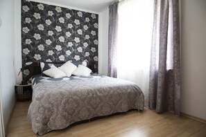 Apartment | 1 bilik tidur, seterika/papan seterika, Wi-fi percuma, cadar katil 