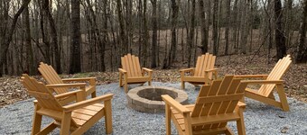 LoneBear Cottage1 Historic Dahlonega & Wineries!