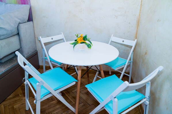 Luxury Apartment | In-room dining