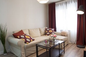 Apartment, 2 Bedrooms (Cardenal Mella 1) | Living room