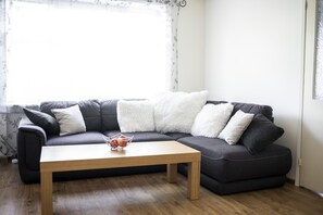 Living area - Tiigi Bibliotheca- Tartu Home Apartments (Tartu)