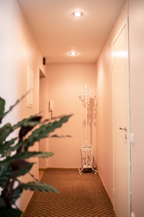 1 chambre, bureau, espace de travail pour ordinateur portable