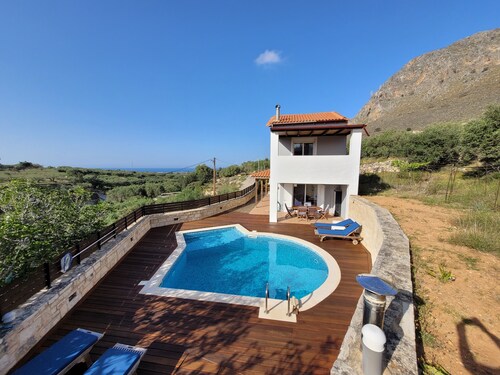 Fantastische Villa mit privatem Pool, Meer-, Berg- und Dorfblick