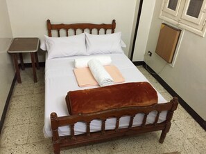 Yhden hengen standard-huone | Minibaari, yksilöllisesti sisustettu, työpöytä