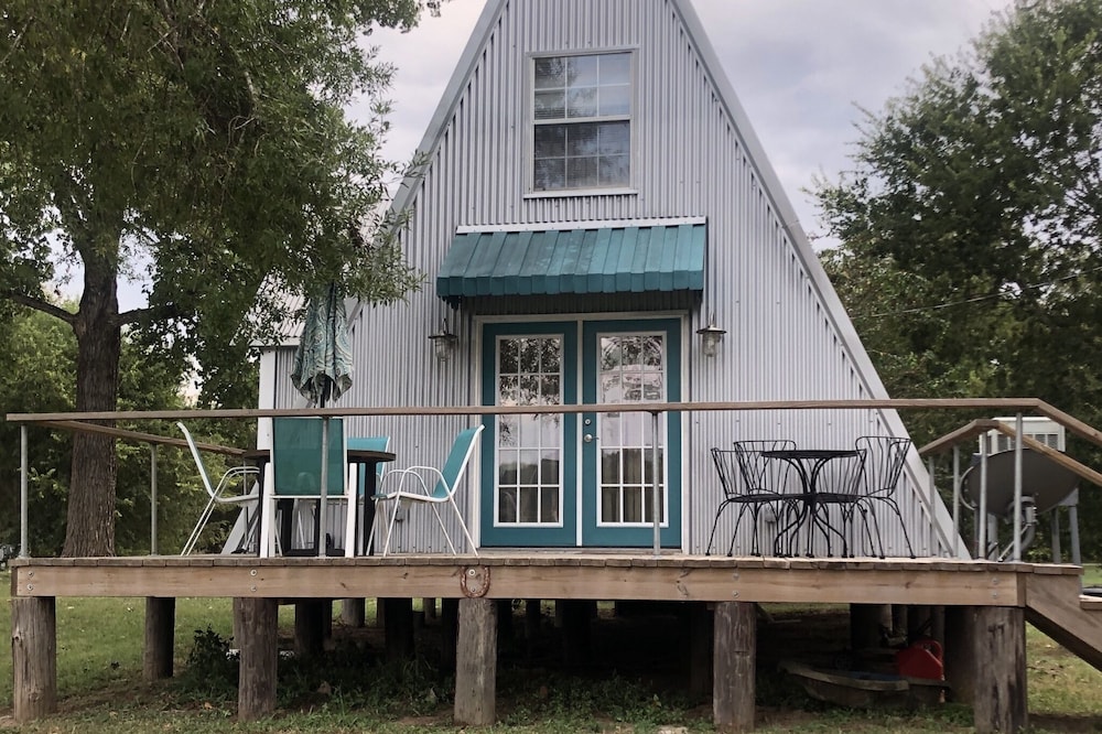 Waterfront Smithville River House