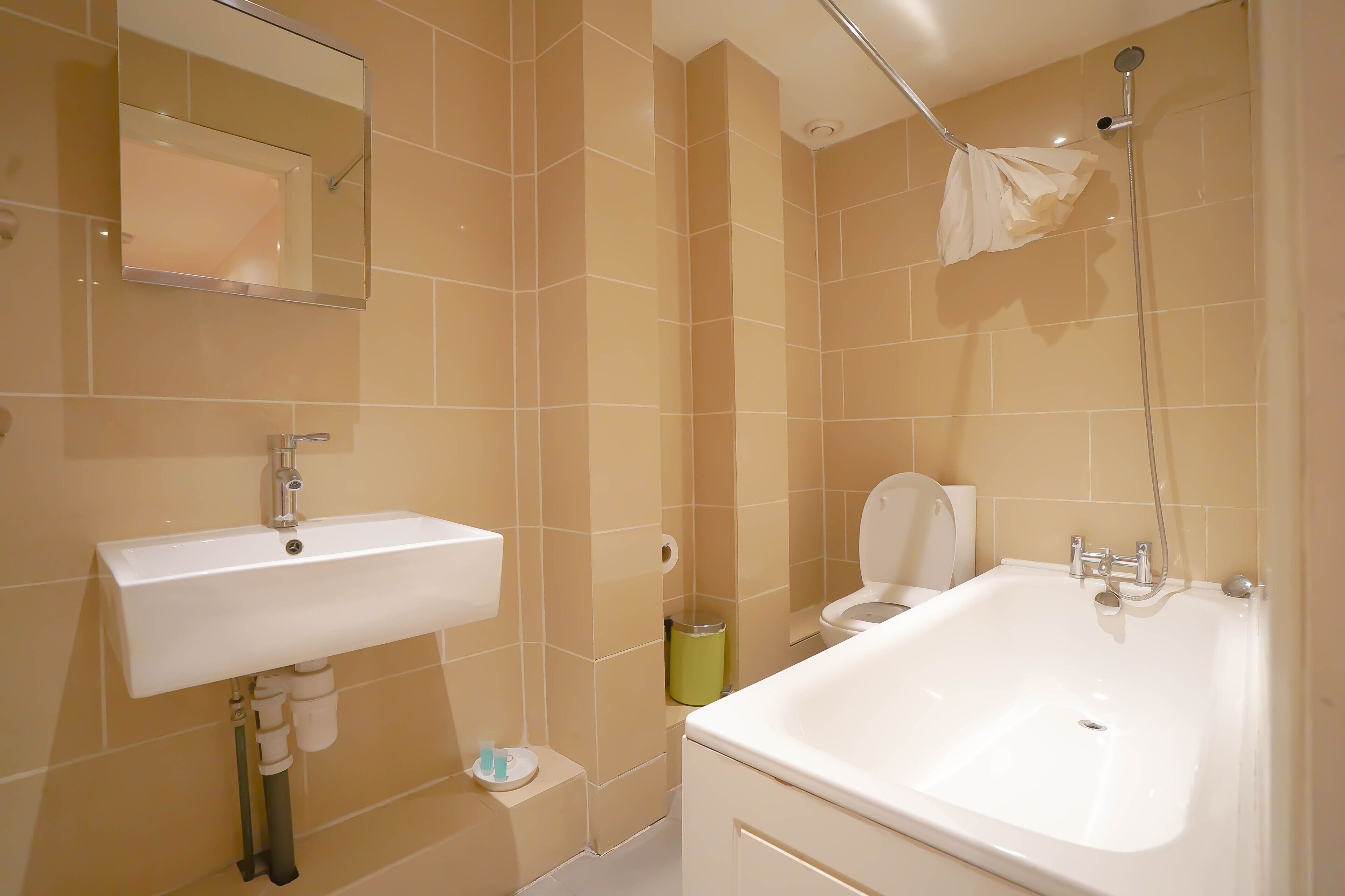 *Reduced Rates* Zone 1 Waterloo Apartment-2 Bed, 2 Bathroom