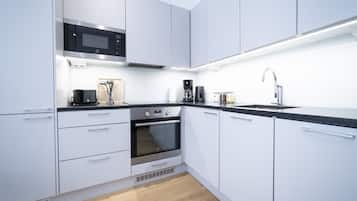 Studio | Private kitchen | Full-size fridge, microwave, oven, stovetop