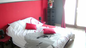 Kamar Double | Tirai kedap cahaya, tempat tidur bayi gratis, dan Wi-Fi gratis