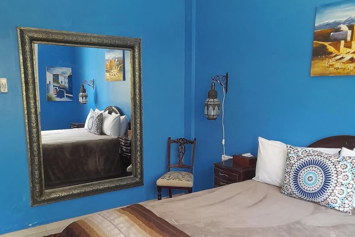 ダブルルーム | 遮光カーテン、防音設備、アイロン / アイロン台、WiFi (無料)