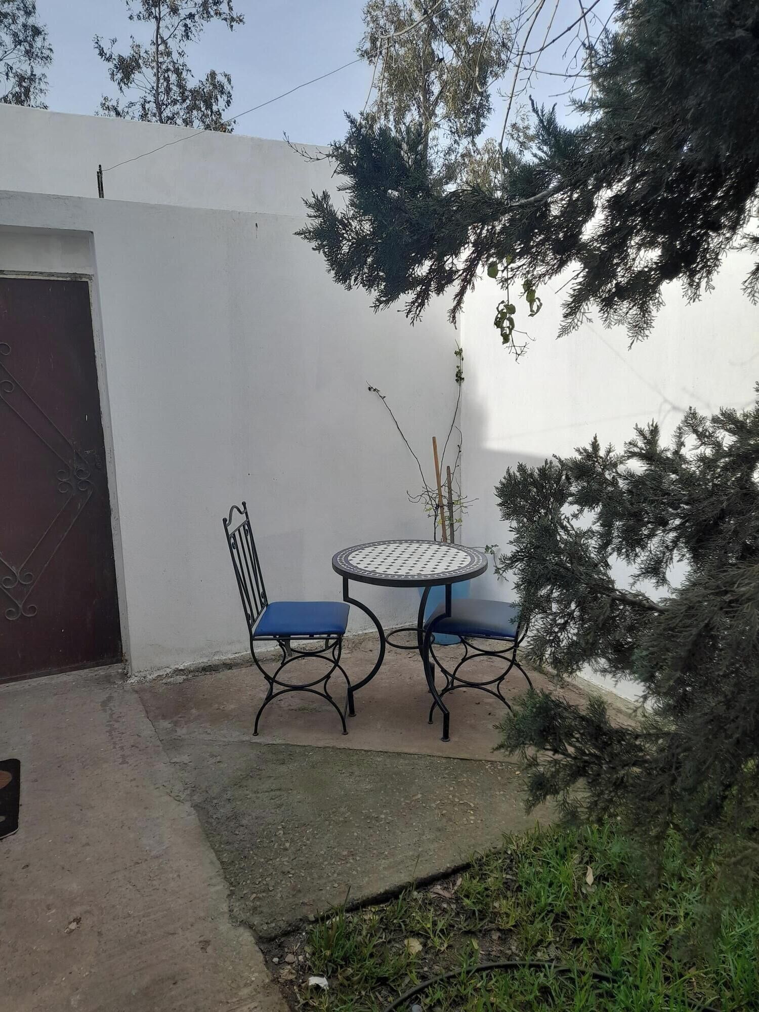 Chambre avec lits jumeaux, côté cour intérieure | Terrasse/Patio