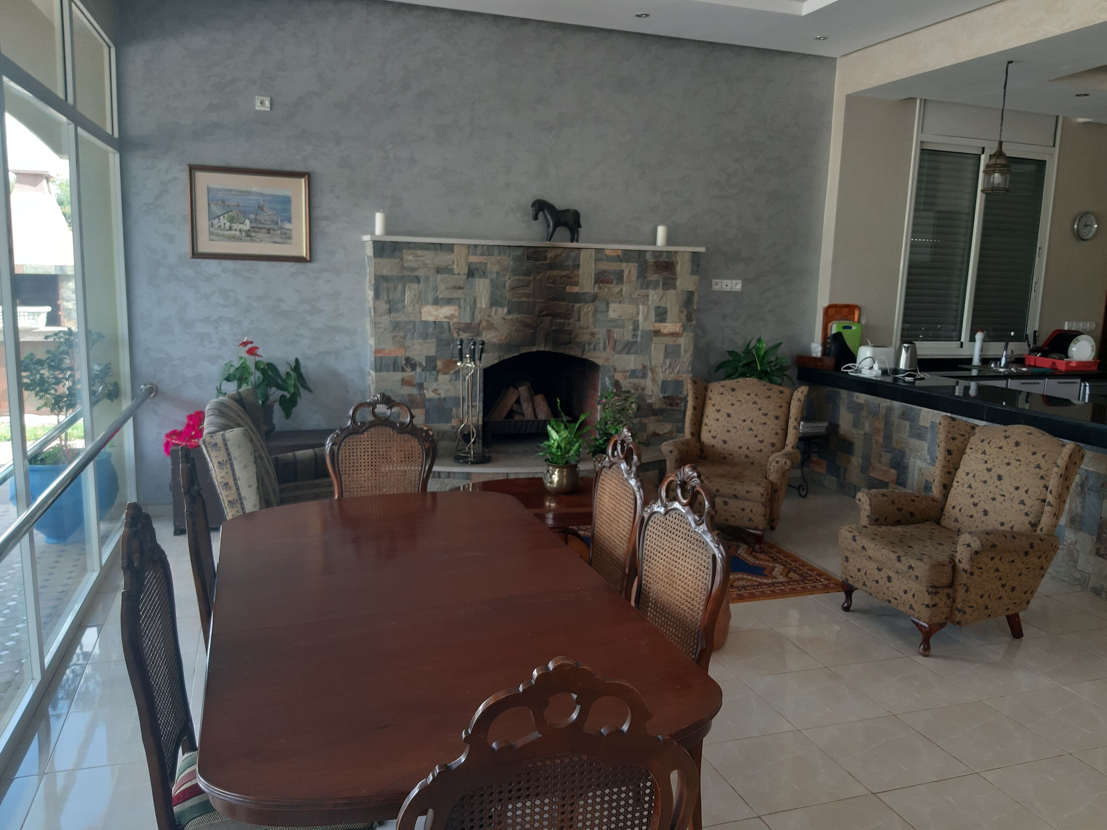 Free daily full breakfast