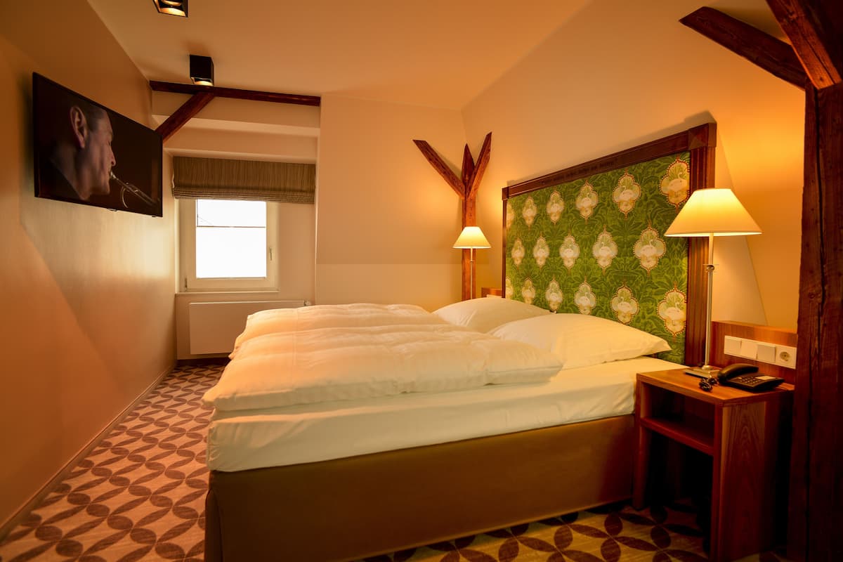 Comfort Single Room | Peti besi dalam bilik, meja, seterika/papan seterika