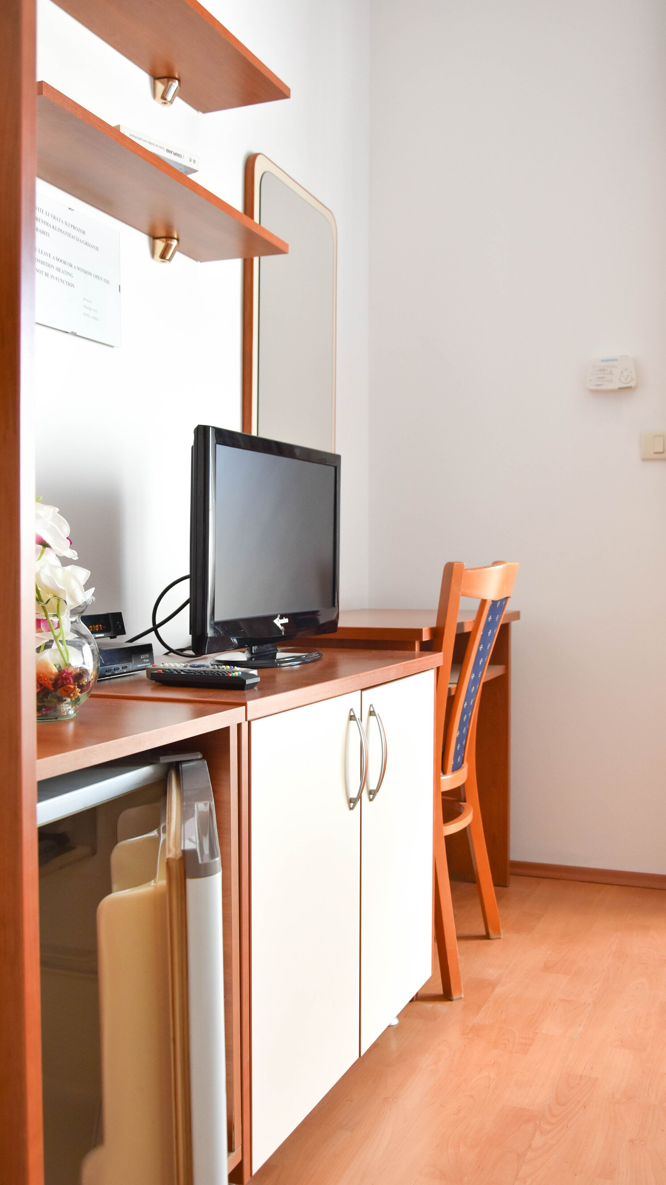 basic double or twin room | 1 bedroom, desk, free cots/infant beds, free wifi