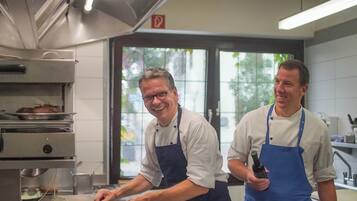Frokost, lunsj og middag serveres, tyske retter